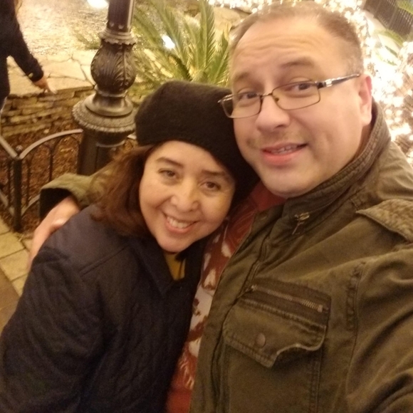 Meet your Posher, Jaime - Picture 2 of 2